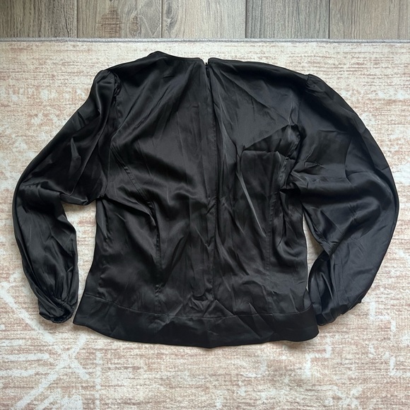 Express Black Blouse sz Medium - Picture 2 of 4